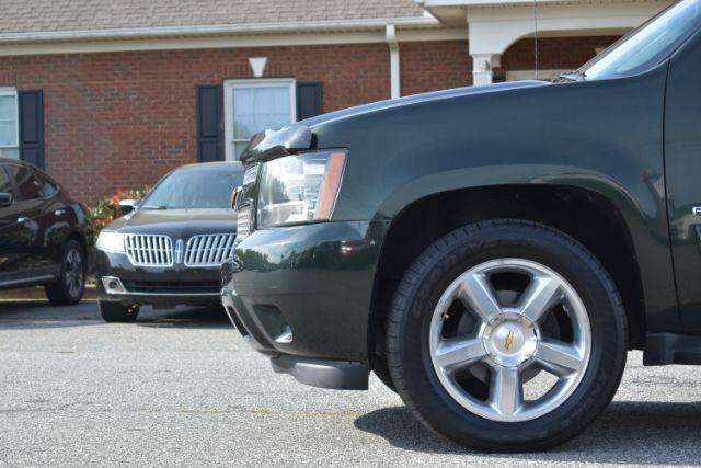 Chevrolet Avalanche LT 4WD 2013