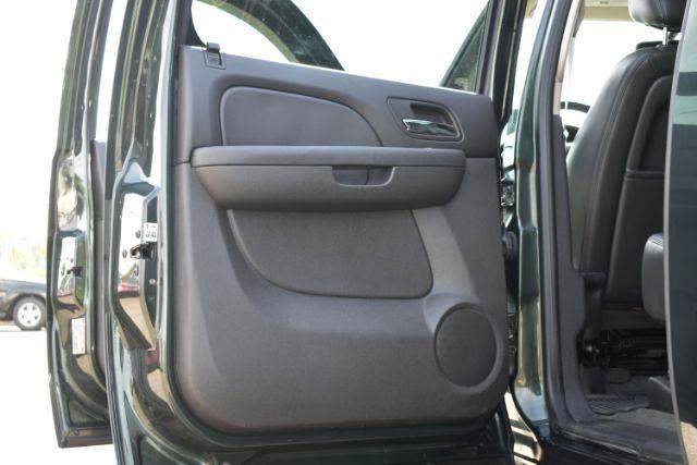 Chevrolet Avalanche LT 4WD 2013