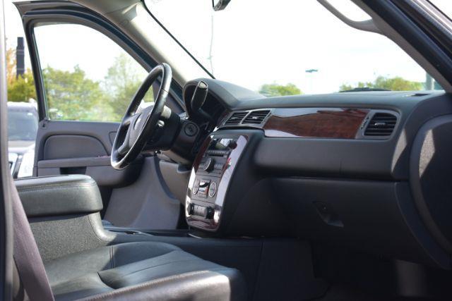 Chevrolet Avalanche LT 4WD 2013