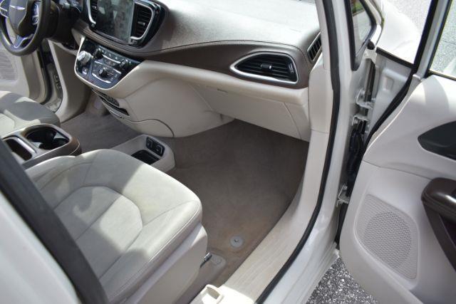 Chrysler Pacifica Touring Plus 2021