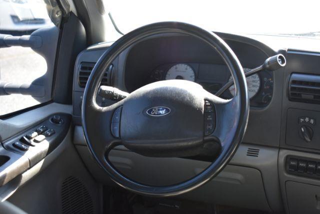 Ford F-350 SD XLT Crew Cab 4WD DRW 2006