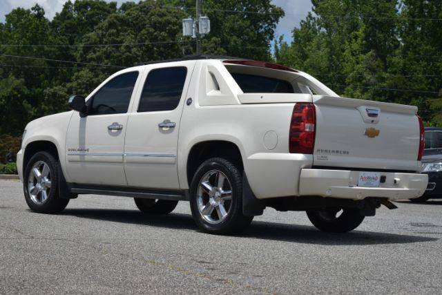 Chevrolet Avalanche LTZ 4WD 2013