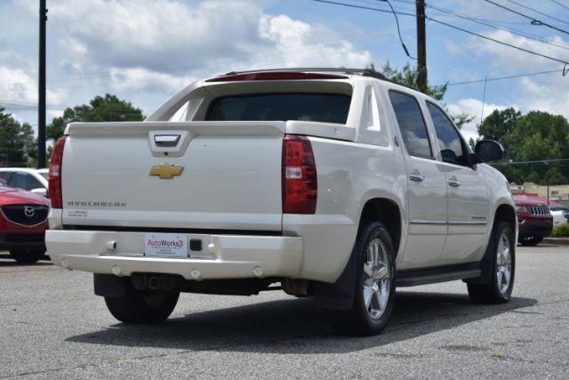 Chevrolet Avalanche LTZ 4WD 2013