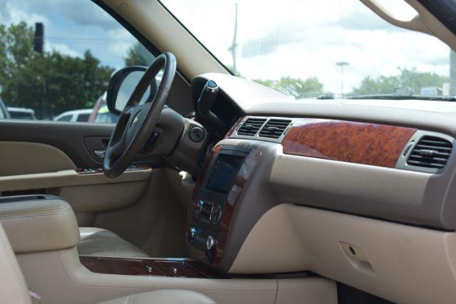 Chevrolet Avalanche LTZ 4WD 2013
