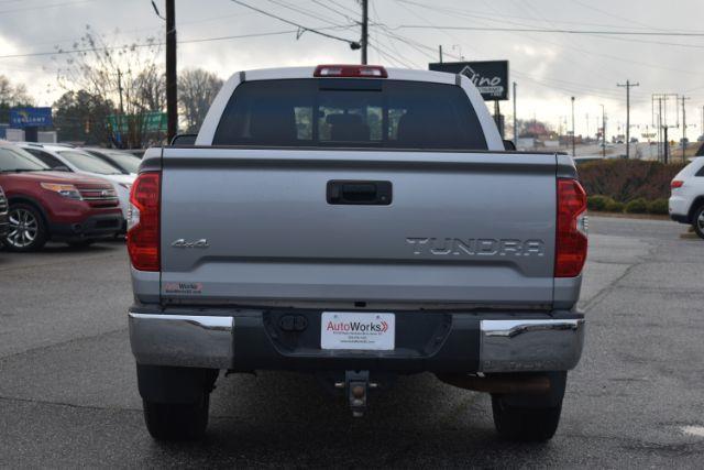 Toyota Tundra SR5 4.6L V8 Double Cab 4WD 2017
