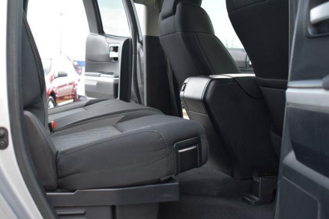 Toyota Tundra SR5 4.6L V8 Double Cab 4WD 2017