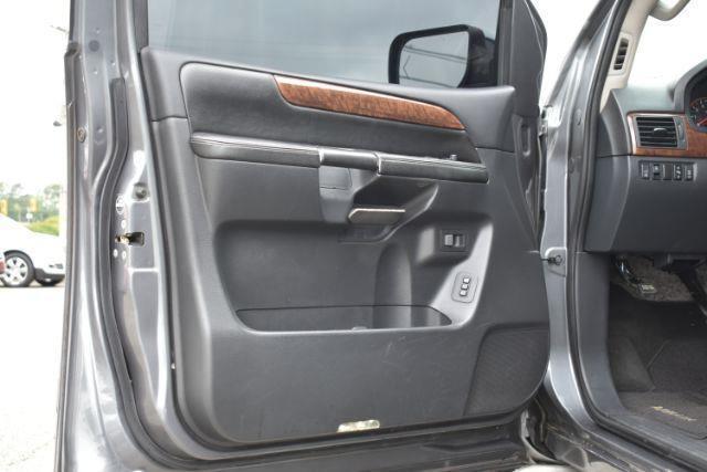 Nissan Armada Platinum 4WD 2014