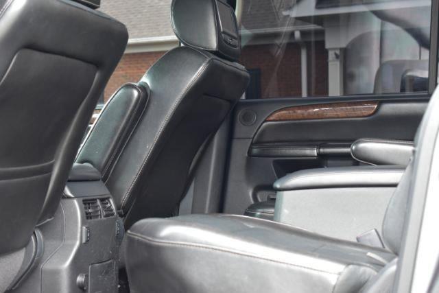 Nissan Armada Platinum 4WD 2014