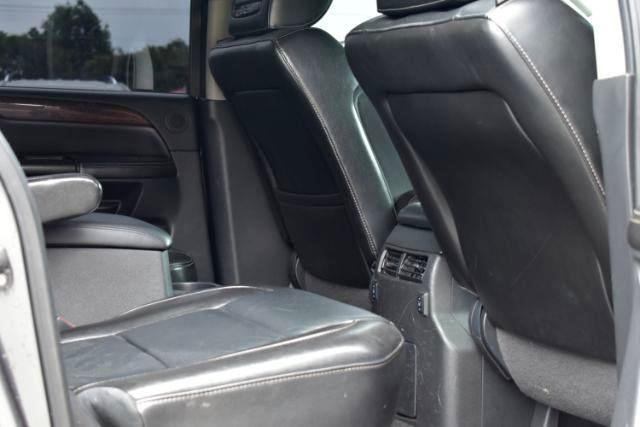 Nissan Armada Platinum 4WD 2014