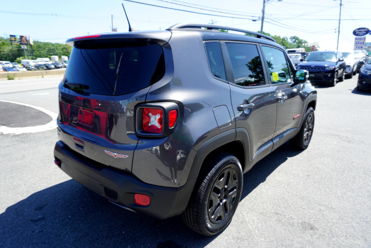 2018 Jeep Renegade Trailhawk photo 3