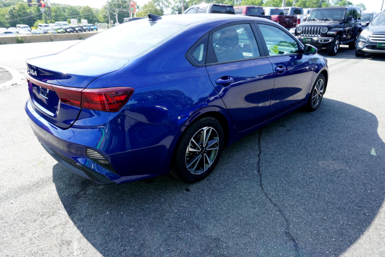 2023 Kia Forte LXS photo 2