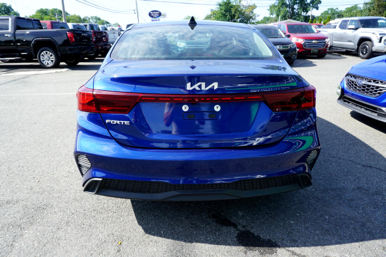 2023 Kia Forte LXS photo 3