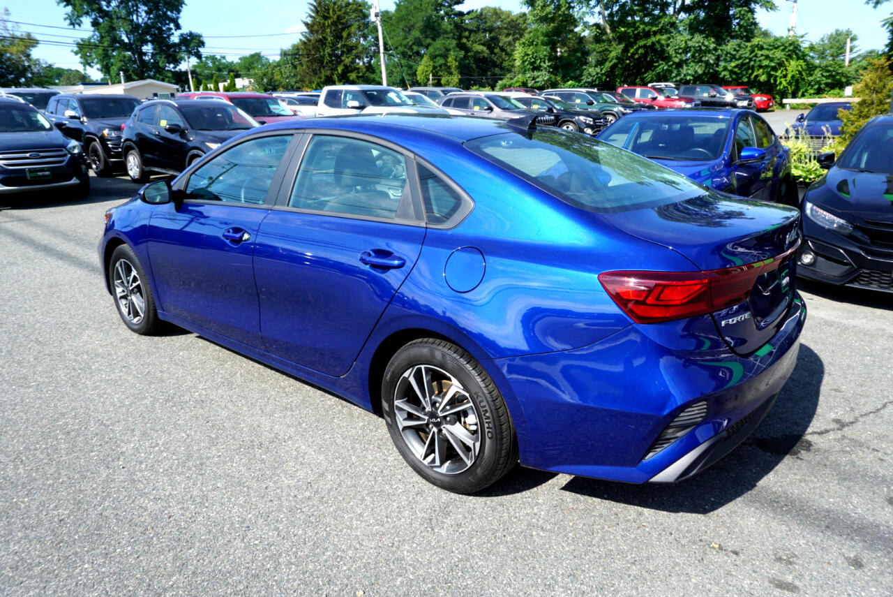 2023 Kia Forte LXS photo 4
