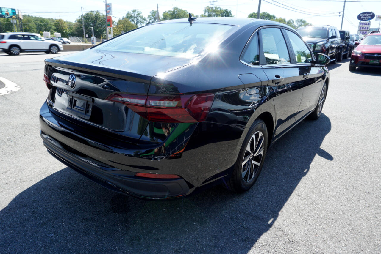 2024 Volkswagen Jetta S photo 4