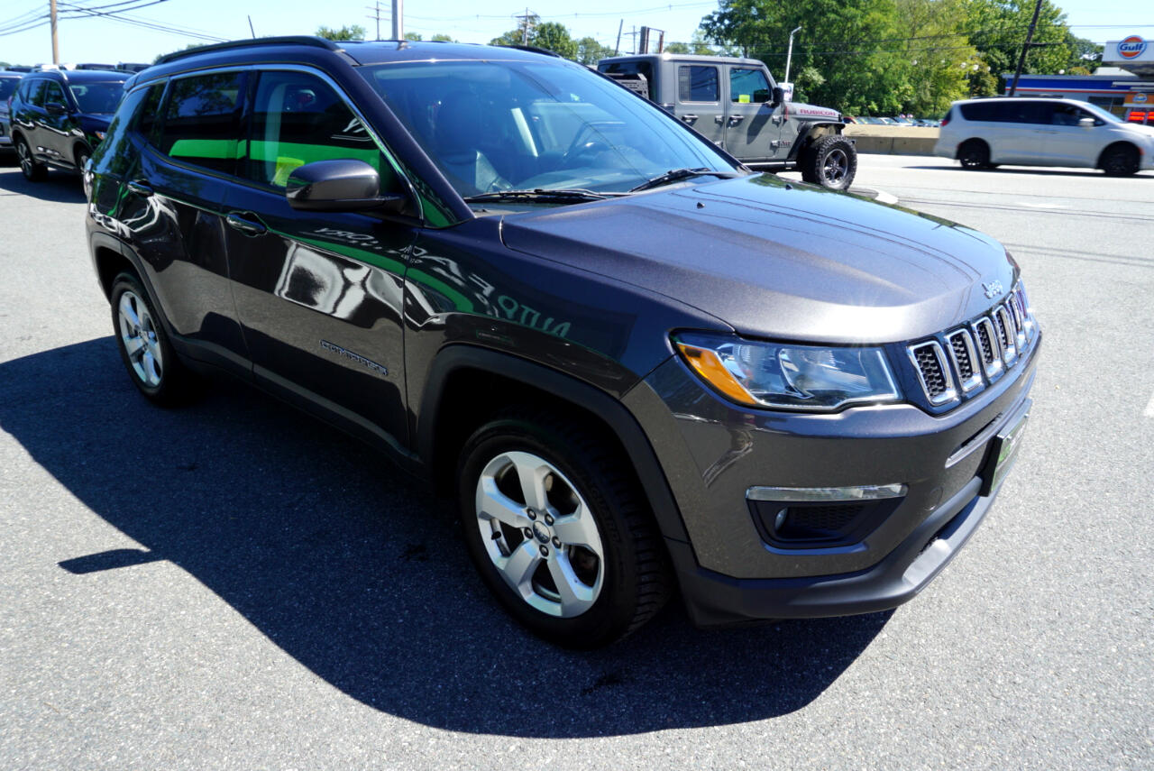 2018 Jeep Compass Latitude photo 2