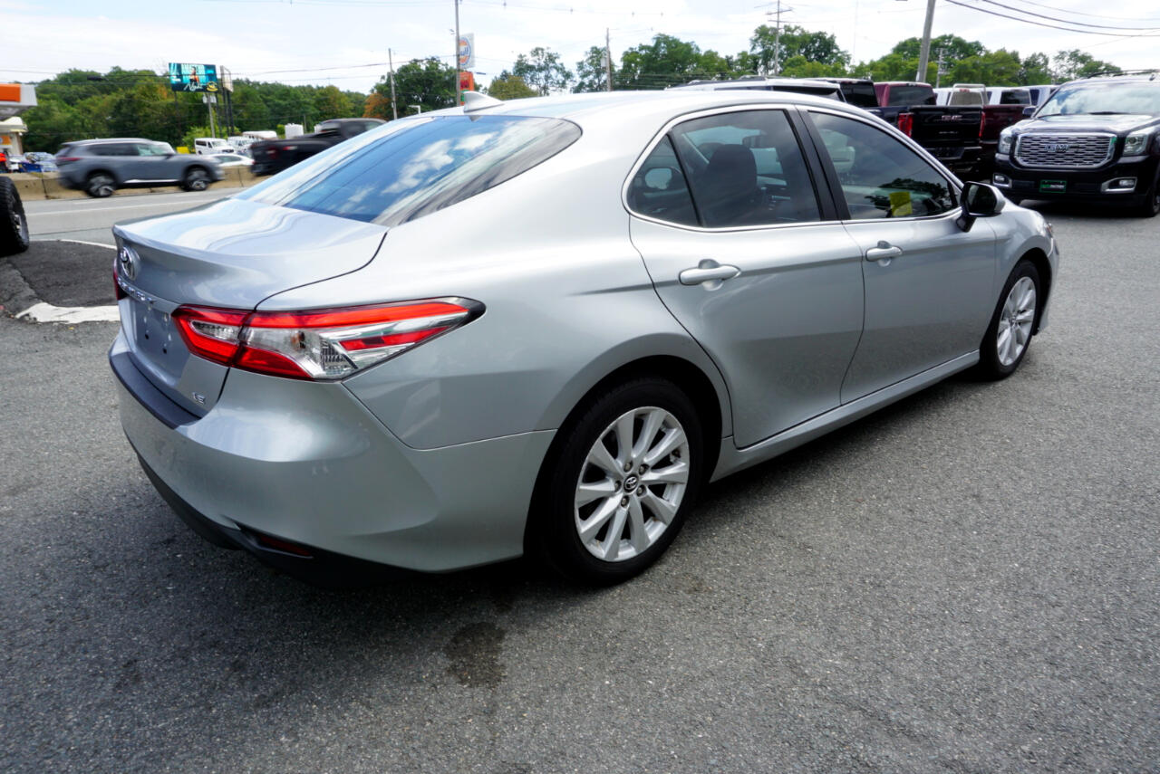 2019 Toyota Camry LE photo 2