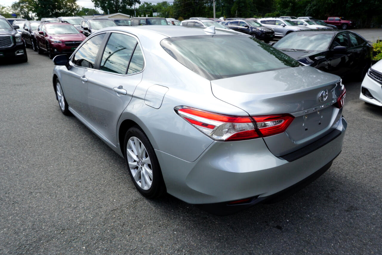 2019 Toyota Camry LE photo 4
