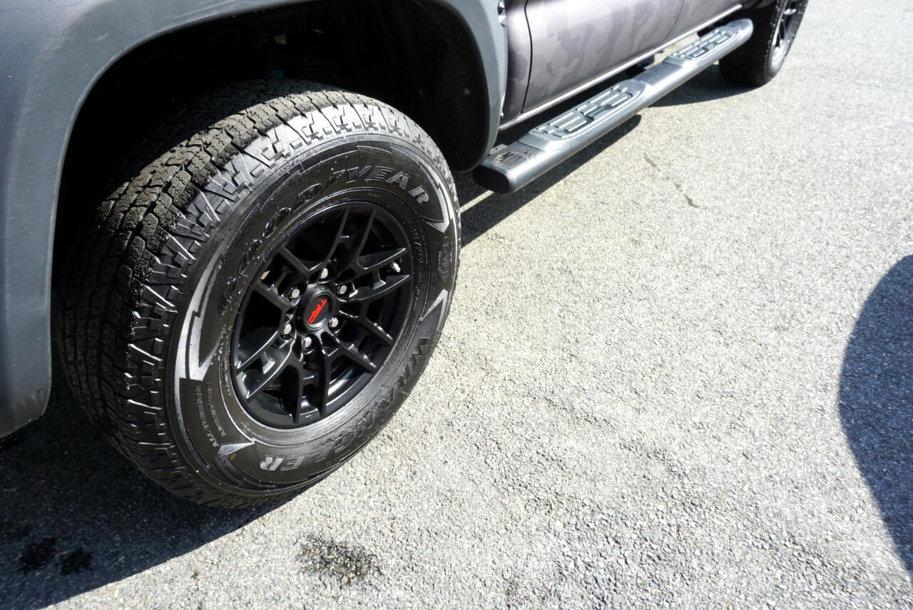 2018 Toyota Tacoma TRD Double Cab 4x4 V6 photo 2