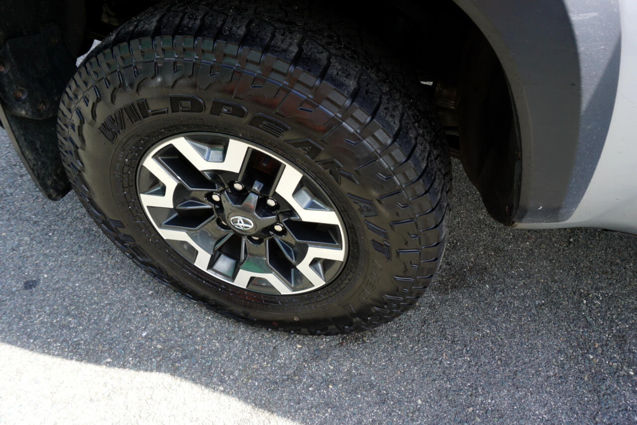 2021 Toyota Tacoma SR5 Double Cab photo 4