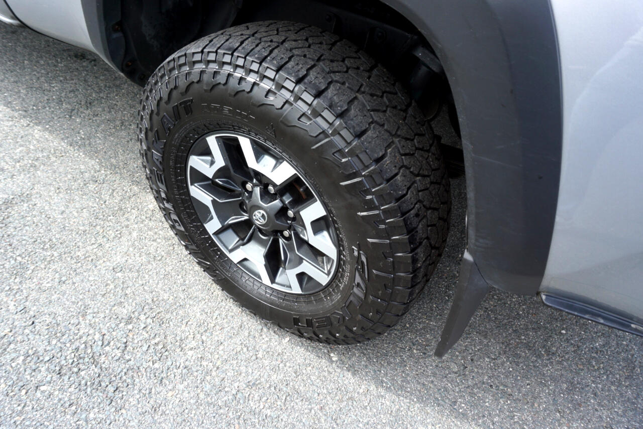 2021 Toyota Tacoma SR5 Double Cab photo 8