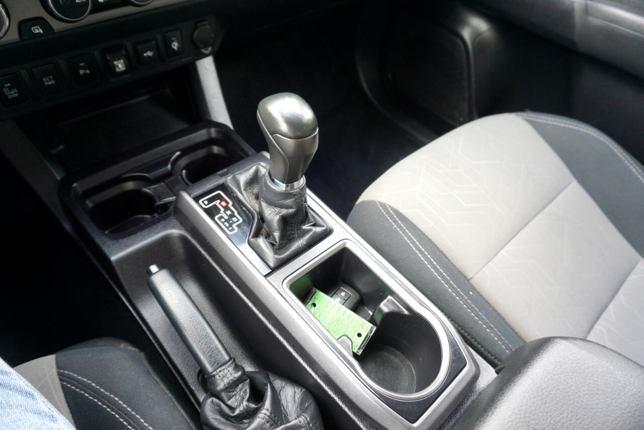 2021 Toyota Tacoma SR5 Double Cab photo 21