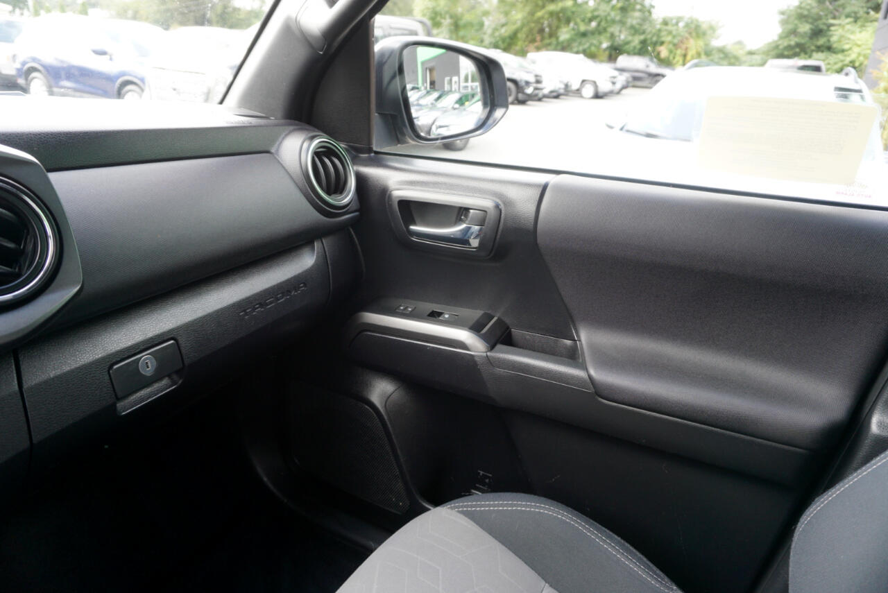 2021 Toyota Tacoma SR5 Double Cab photo 22