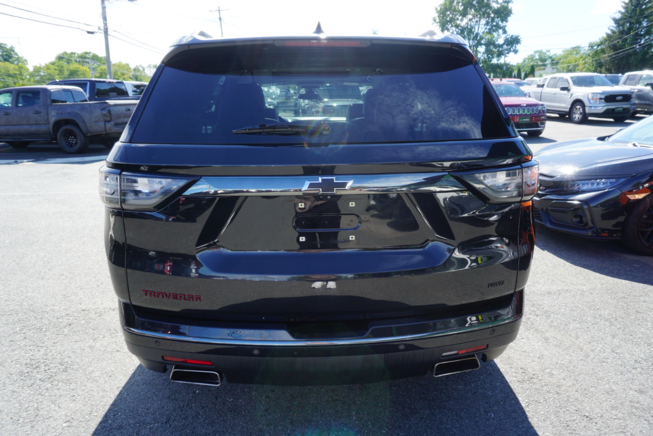 2019 Chevrolet Traverse Premier photo 2