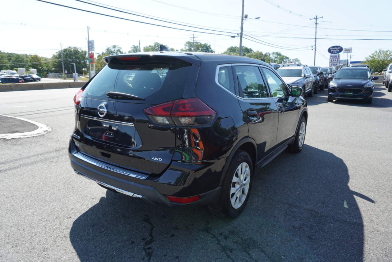 2018 Nissan Rogue AWD S photo 2