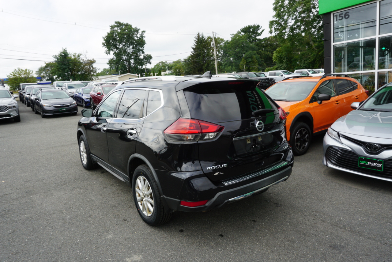 2018 Nissan Rogue AWD SV photo 2