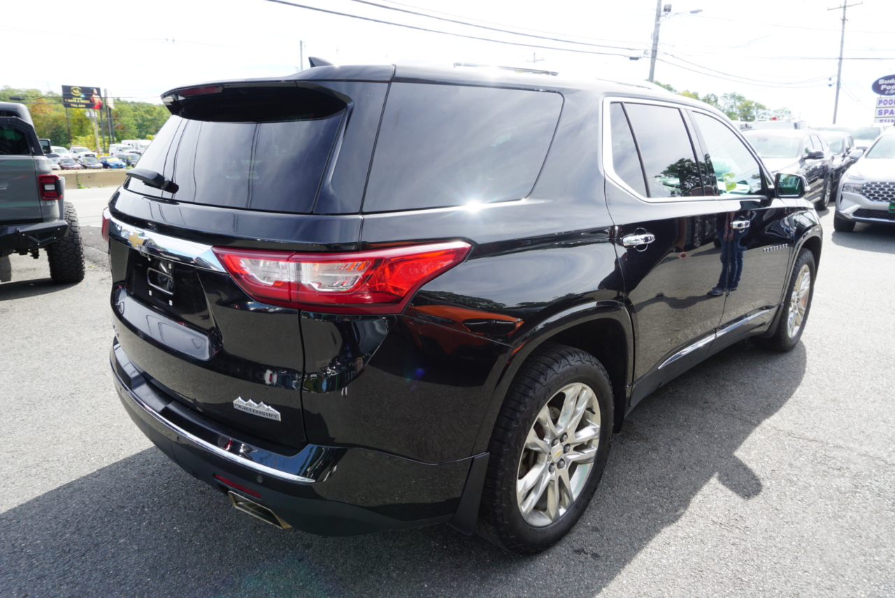 2019 Chevrolet Traverse High Country photo 2