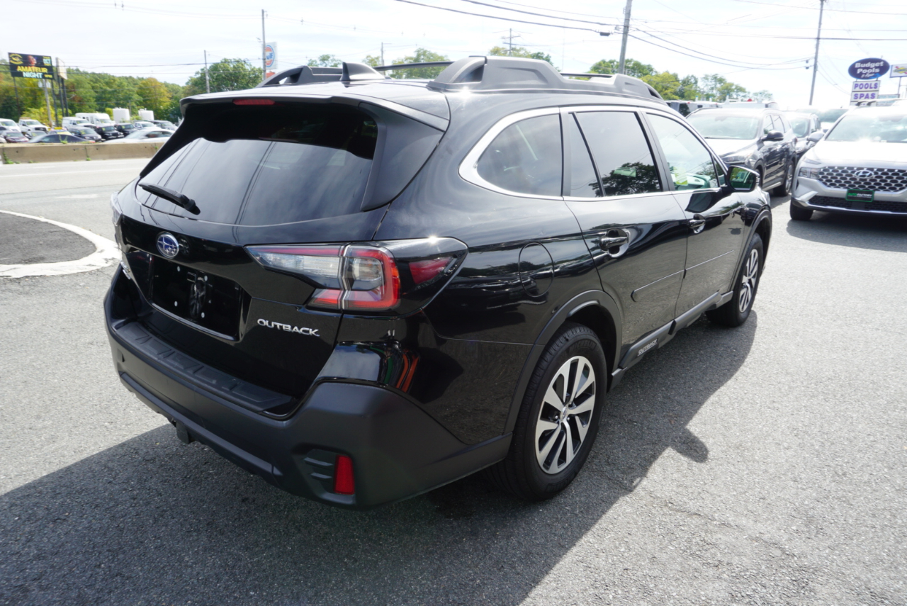 2021 Subaru Outback Premium photo 2