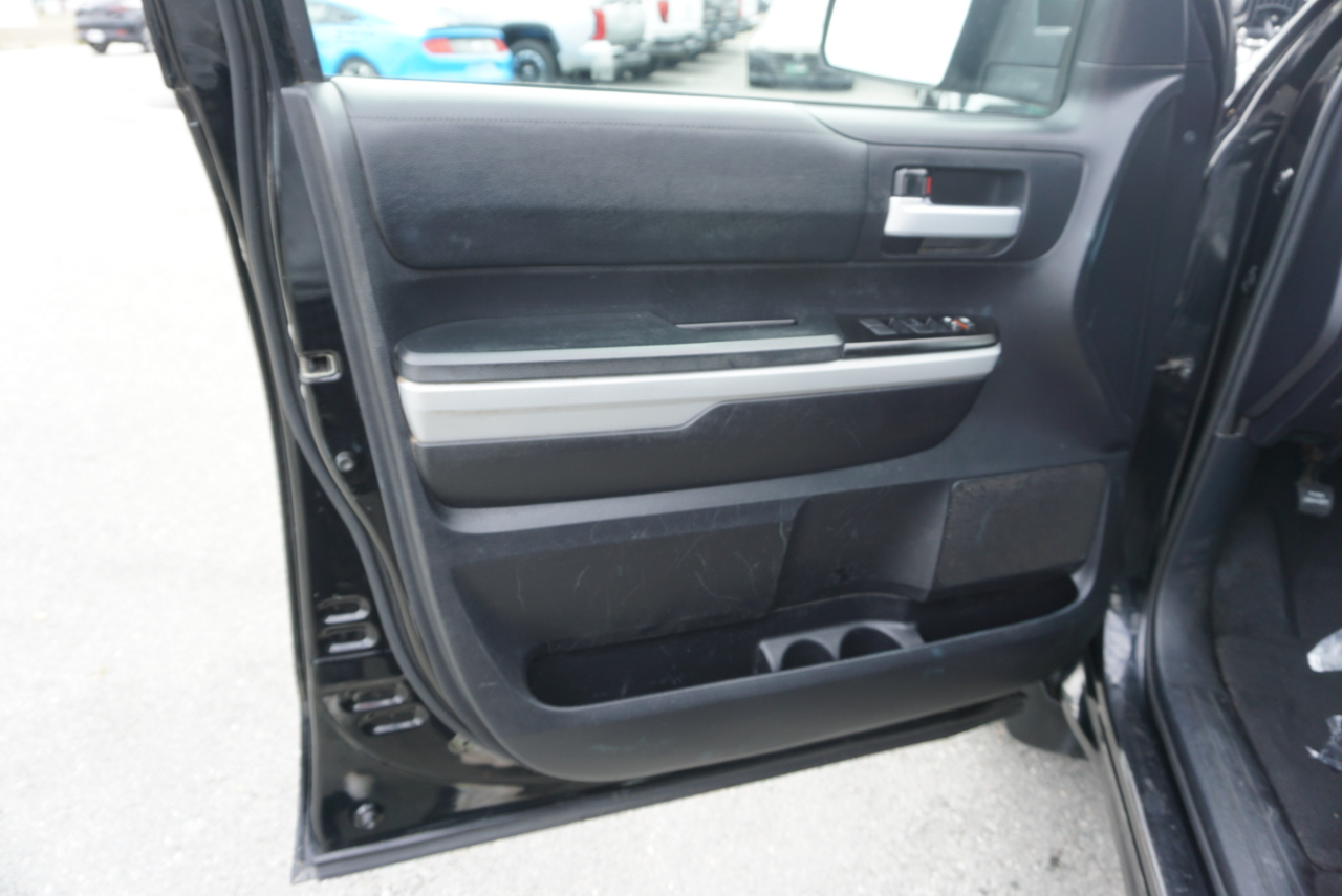 Toyota Tundra 4WD  2021