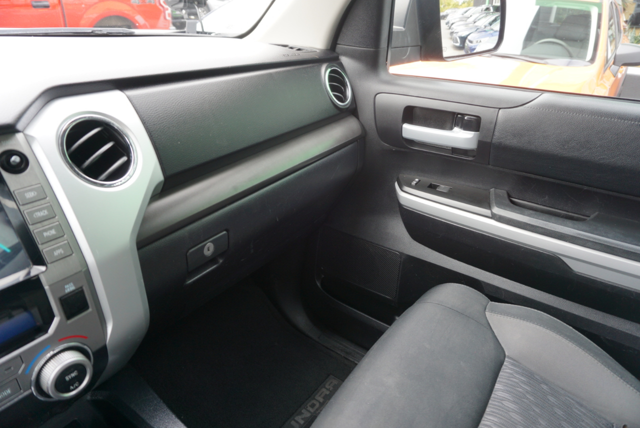 Toyota Tundra 4WD  2021