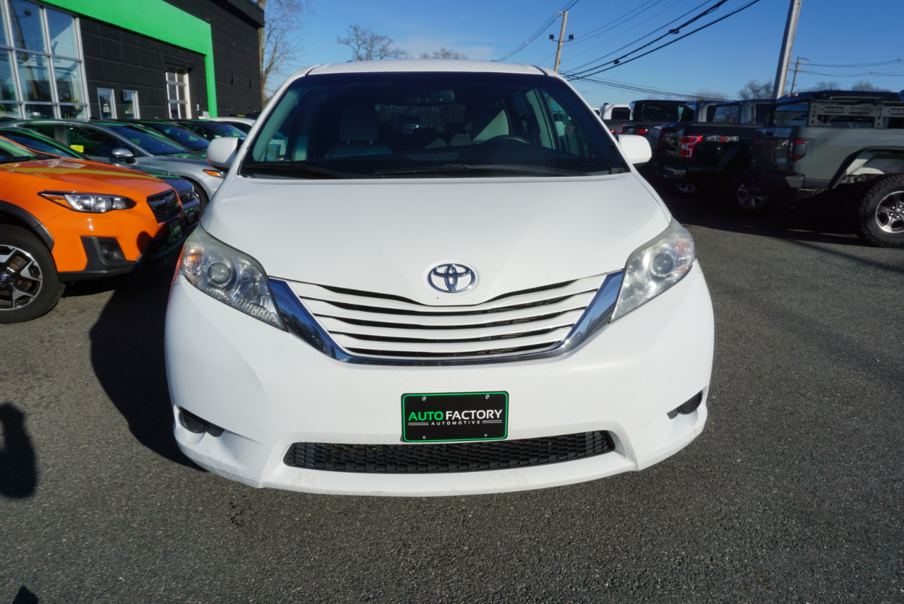 Toyota Sienna LE AWD 2016