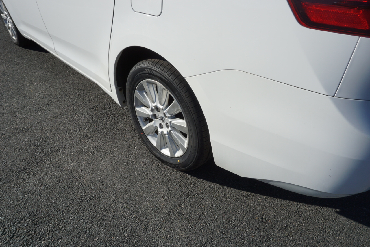 Toyota Sienna LE AWD 2016