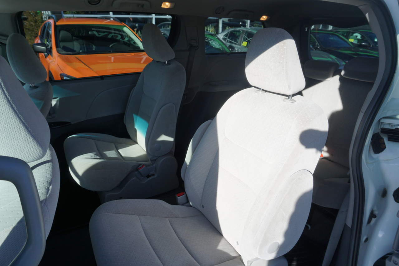 Toyota Sienna LE AWD 2016