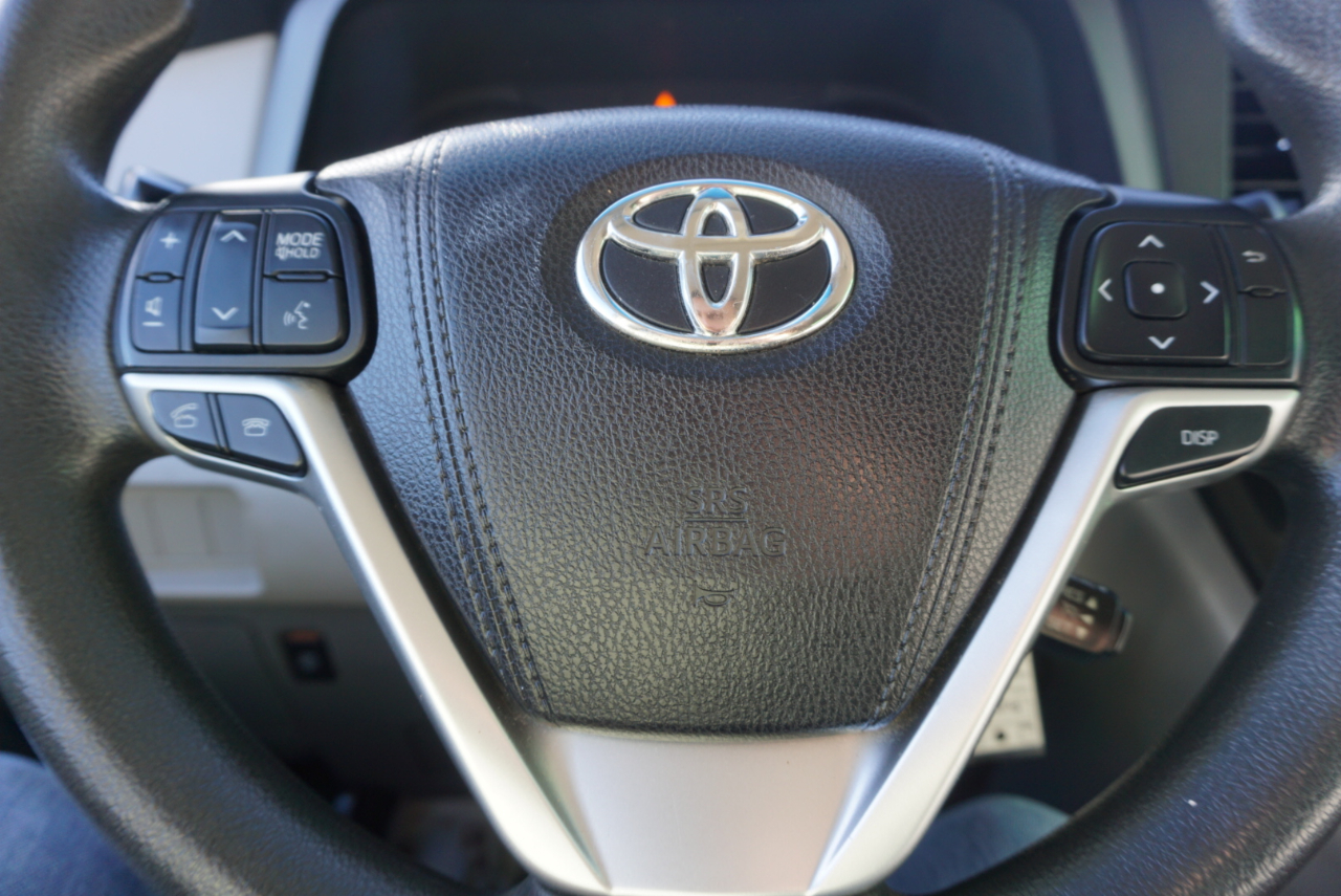 Toyota Sienna LE AWD 2016