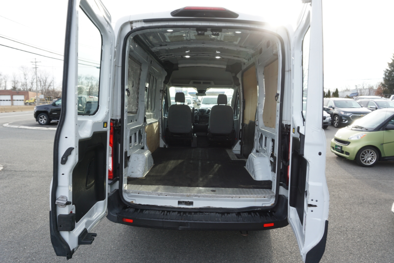 Ford Transit Van T-250 130" Med Rf 9000 GVWR Sliding RH Dr 2019