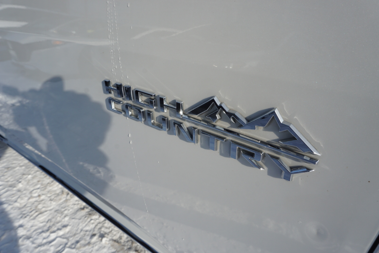 Chevrolet Traverse AWD 4dr High Country 2022