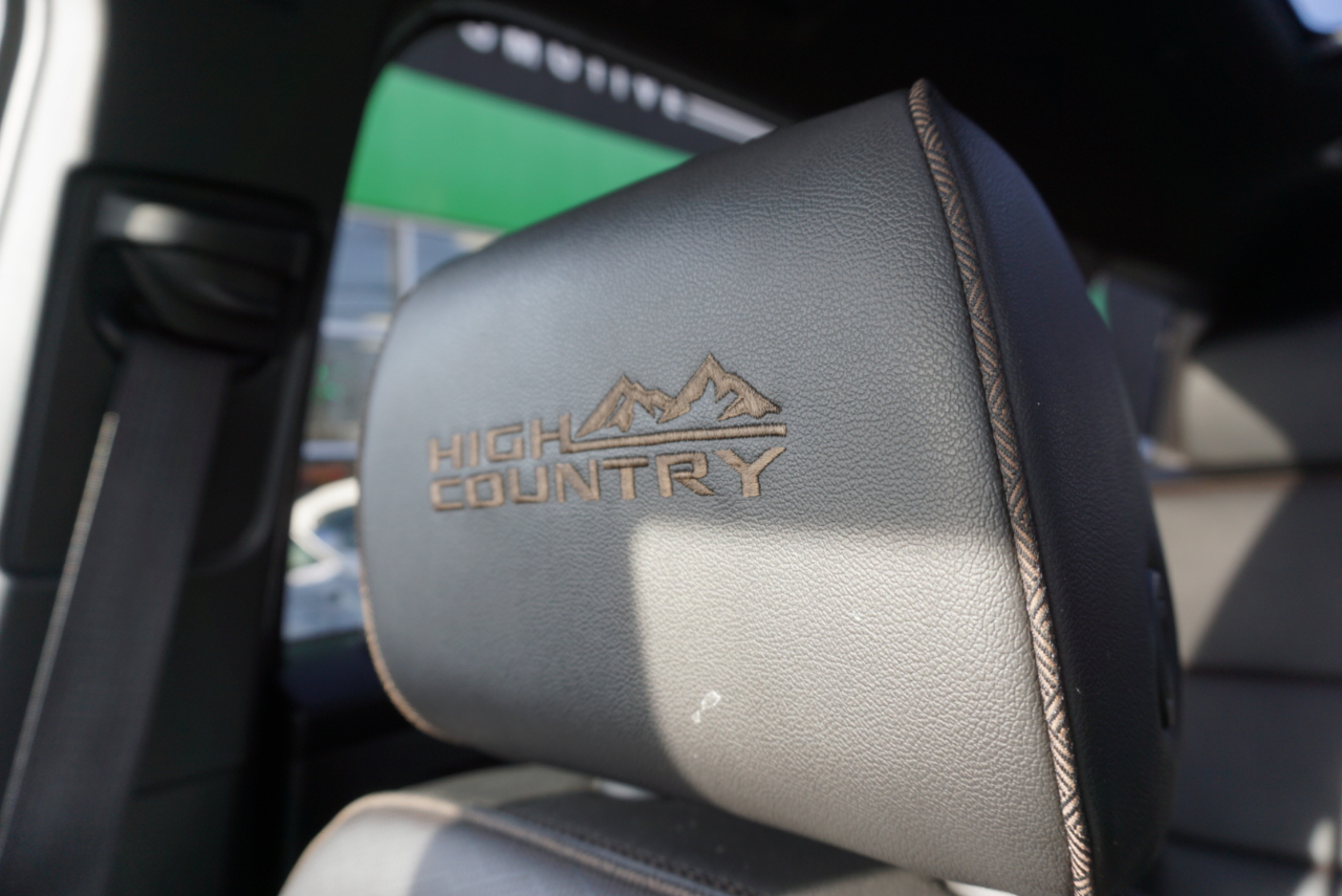 Chevrolet Traverse AWD 4dr High Country 2022