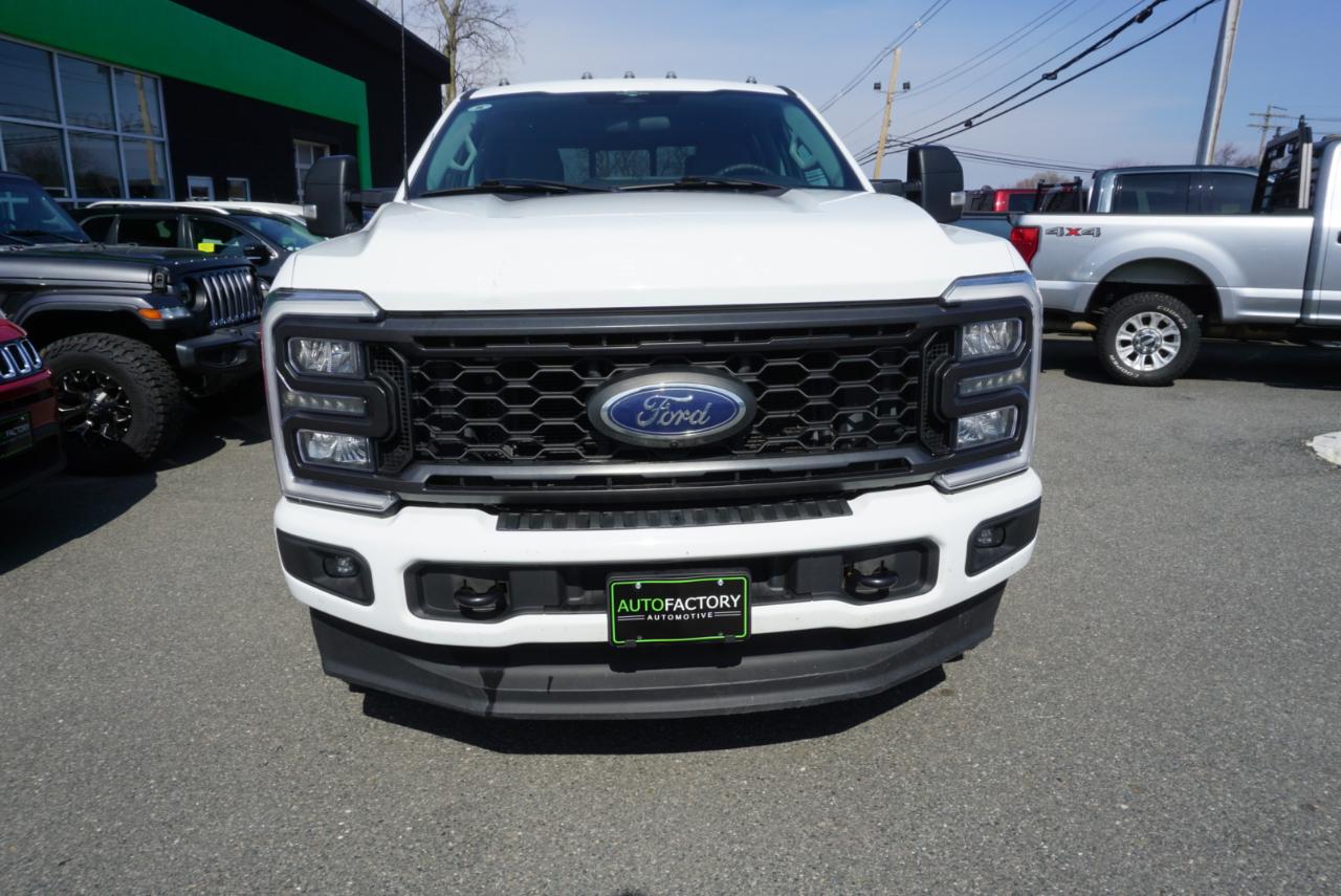 Ford Super Duty F-350 SRW  2023