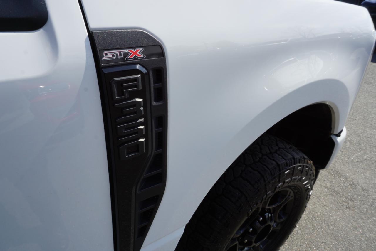 Ford Super Duty F-350 SRW  2023