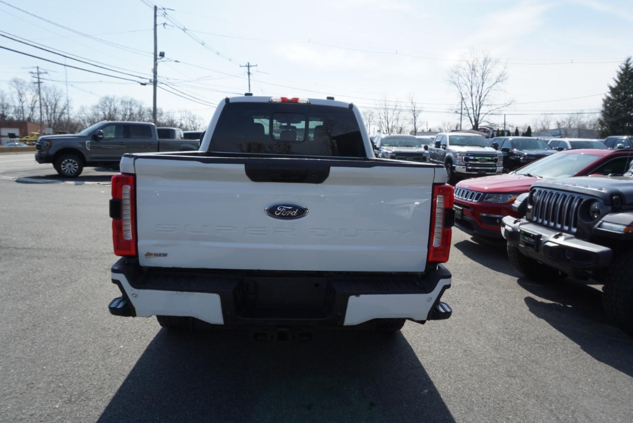 Ford Super Duty F-350 SRW  2023