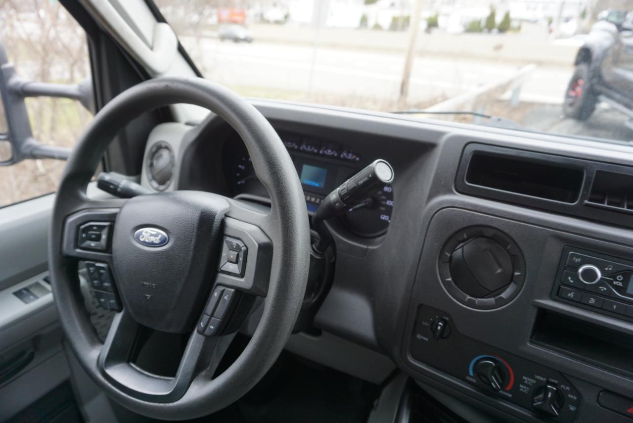 Ford E-Series Cutaway  2021