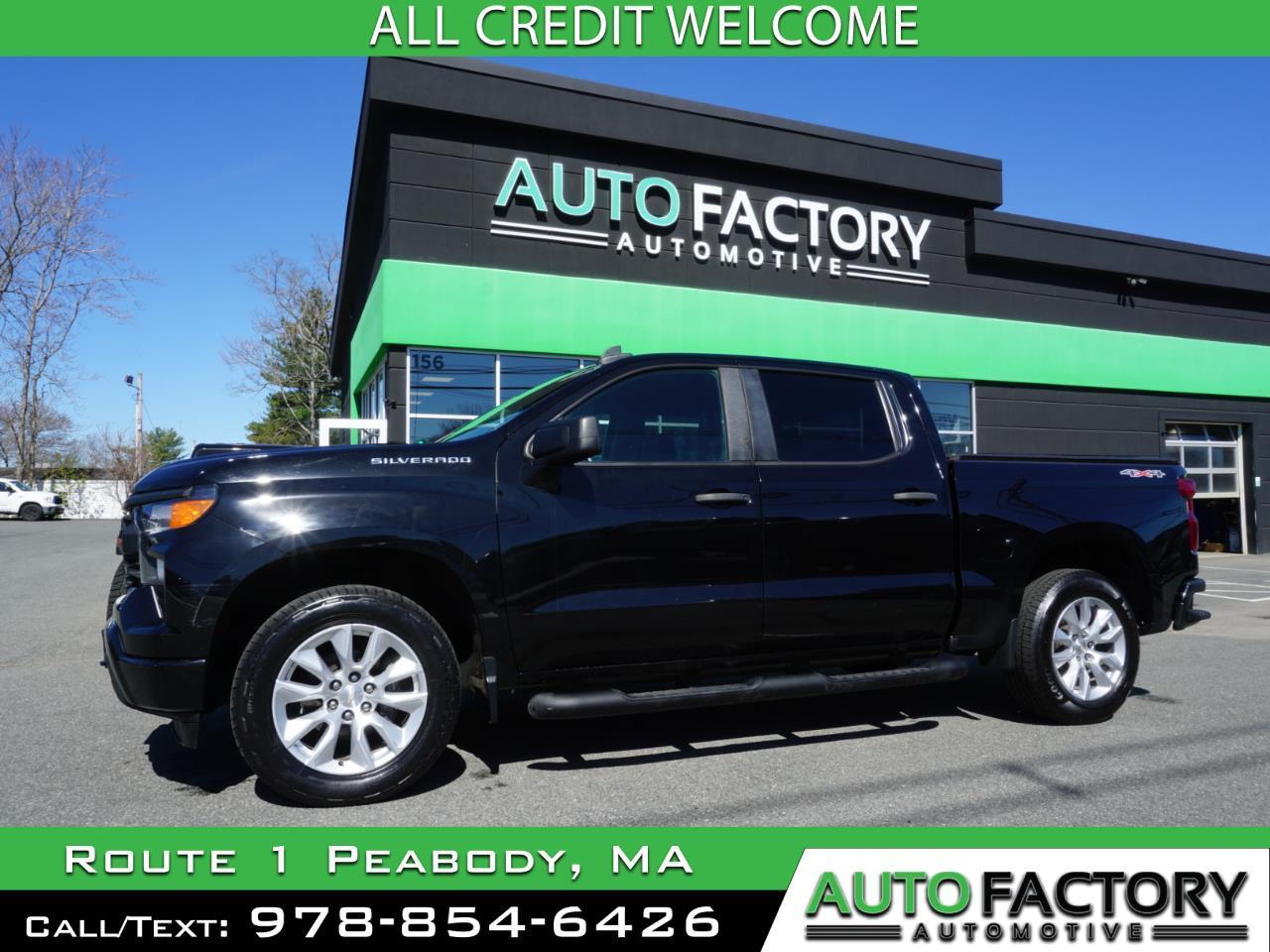 2022 Chevrolet Silverado 1500 4WD Crew Cab Custom