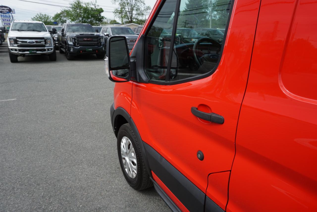 Ford Transit Cargo Van T-250 130" Med Rf 9070 GVWR RWD 2021