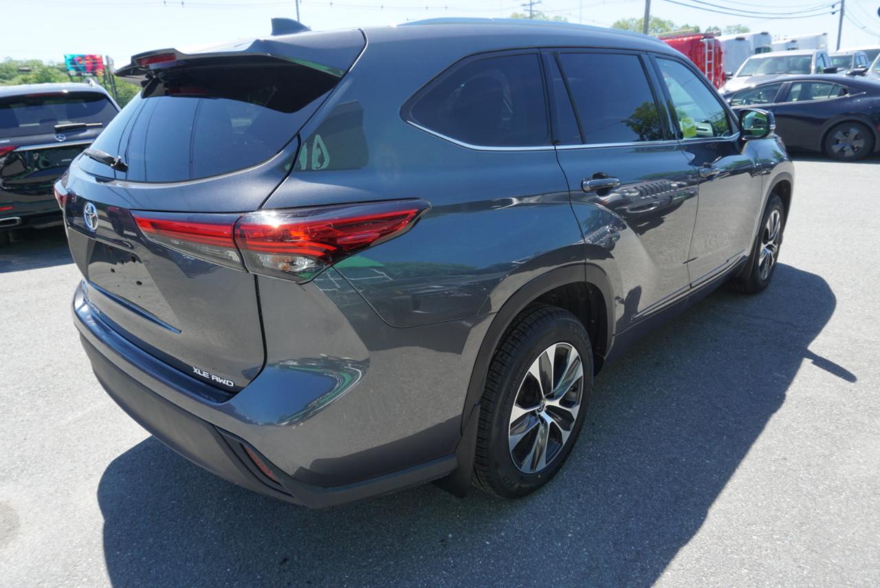 Toyota Highlander  2021