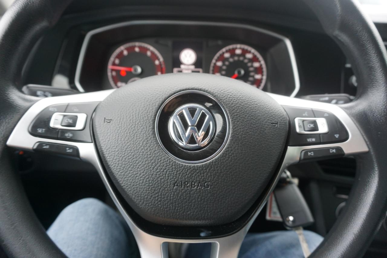Volkswagen Jetta  2020
