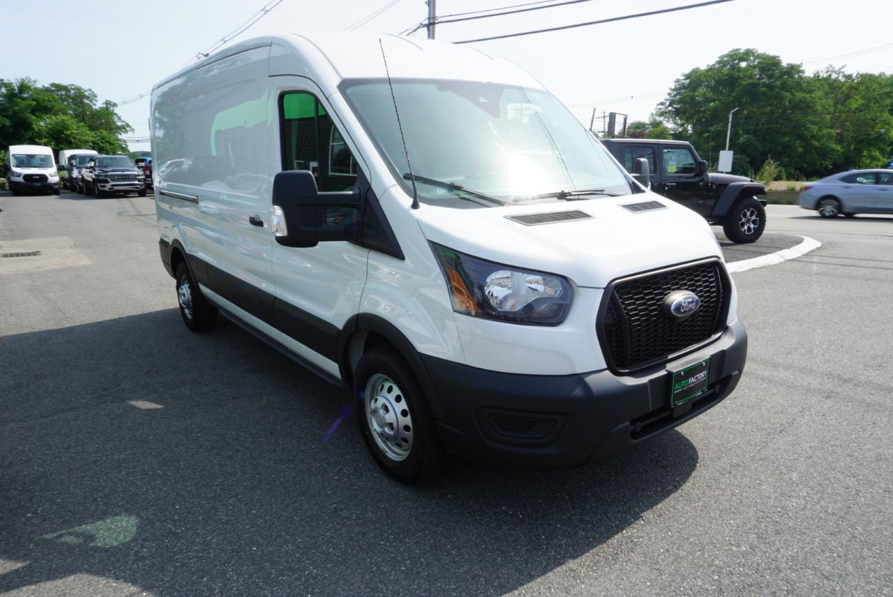 Ford Transit Cargo Van T-350 148" Med Rf 9500 GVWR RWD 2022