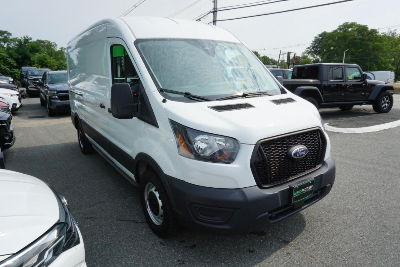 Ford Transit Cargo Van T-250 130" Med Rf 9070 GVWR RWD 2021